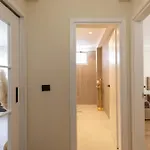 Cityline - Steps From Station & Center Apartman *