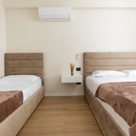 Cityline - Steps From Station & Center Daire Dıraç