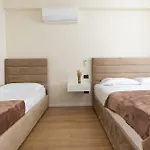Cityline - Steps From Station & Center Apartamento Durrës