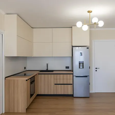 Cityline - Steps From Station & Center