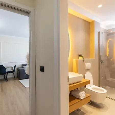 דירה Cityline - Steps From Station & Center *
