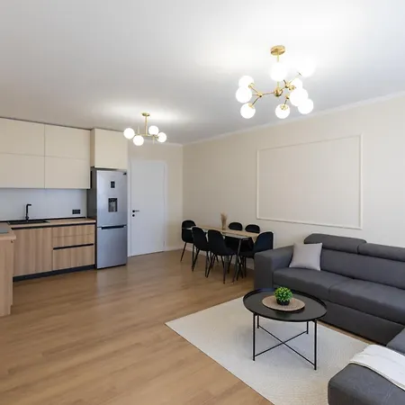 Cityline - Steps From Station & Center Appartamento