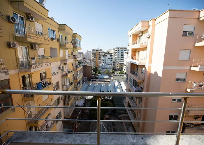 Cityline - Steps From Station & Center Appartement